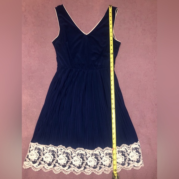 Pleated Lace Dress 💙 - Picture 9 of 11